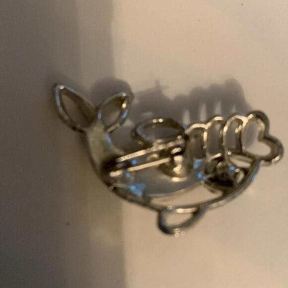 Blue stoned 1” silver fish pin - Picture 5 of 13